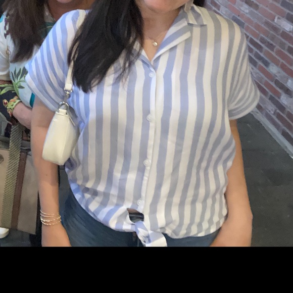 Nordstrom beachlunchlounge collection, size medium , button down striped shirt - Picture 4 of 4